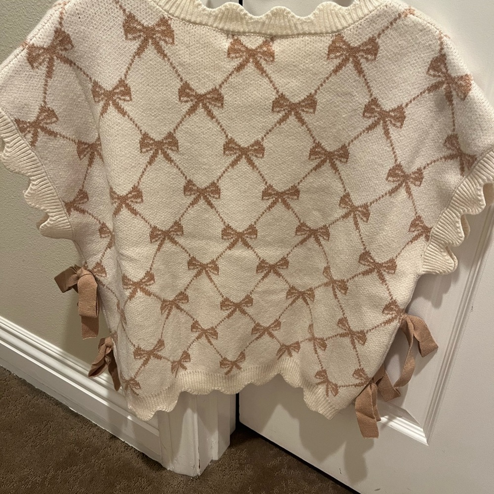 Blu Pepper Cream and Tan Bow Knit Sweater - Picture 3 of 5